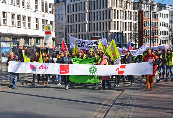 Warnstreik-Demonstrationszug