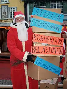 Weihnachtsmann mit unerwünschten Paketen