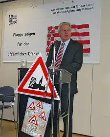 Bürgermeister Jens Böhrnsen spricht am Podium