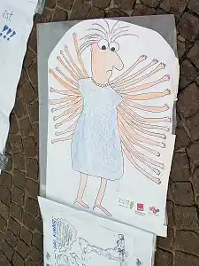 gemaltes Bild einer Erzieherinnen mit vielen Armen