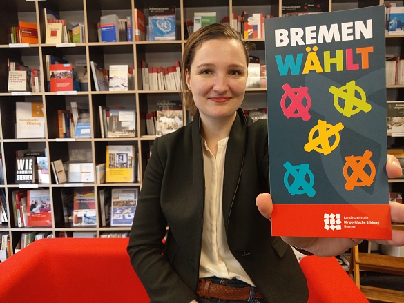 Lisa Peyer in der Landeszentrale für politische Bildung