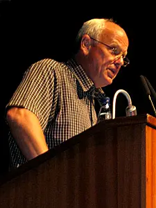 Foto von Willi Hinners am Rednerpult