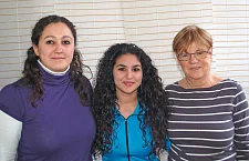 Foto von Schulleiterin, Schülerin und Sozialpädagogin