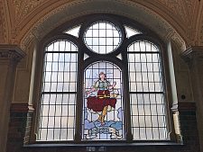 Fensterbild der Justitia im Landgericht Bremen 