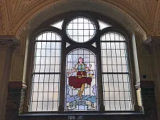 Fensterbild der Justitia im Landgericht Bremen 