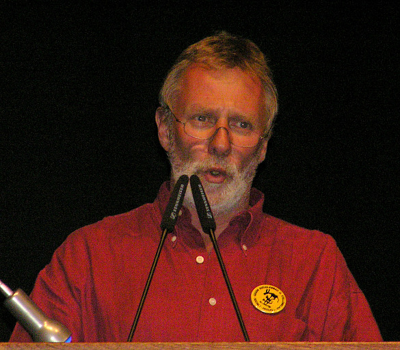 Foto von Rainer Müller am Rednerpult