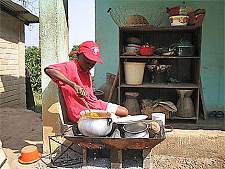 Eine Kochgelegenheit in der Dorfschule in Fogo