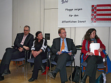 vier ParteienvertreterInnen von SPD, Die Grünen, CDU und Die Linke