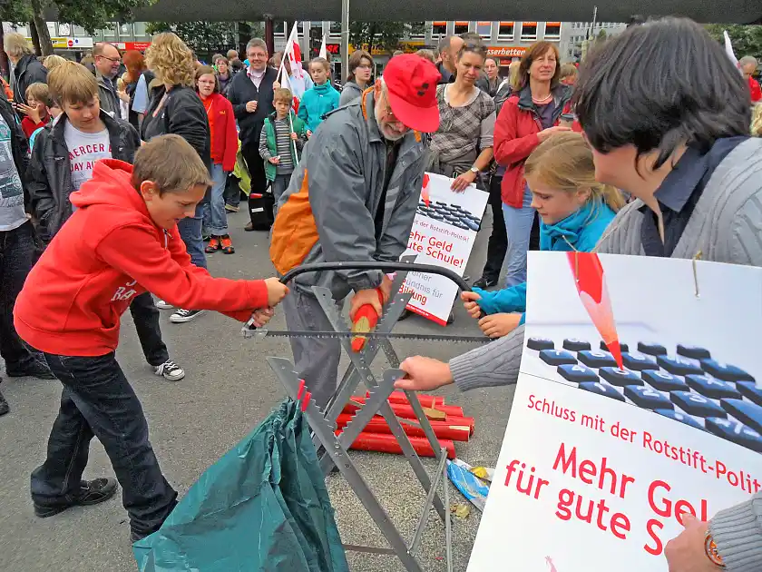 Demonstrierende für gute Bildung