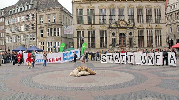Transparente auf dem Marktplatz