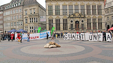 Transparente auf dem Marktplatz