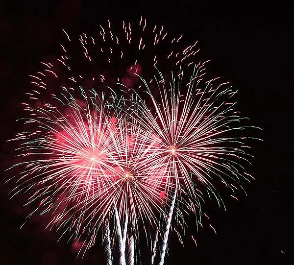Feuerwerk am Nachthimmel