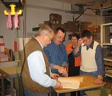 Die Druckergebnisse werden begutachtet