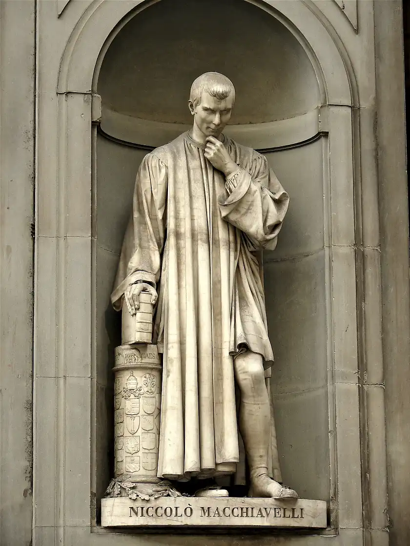 Foto der Statue von Niccolò Macchiavelli 