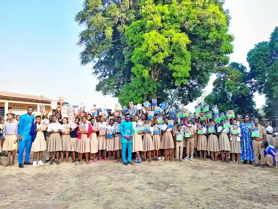 Gro&szlig;e Freude &uuml;ber neue Schulb&uuml;cher