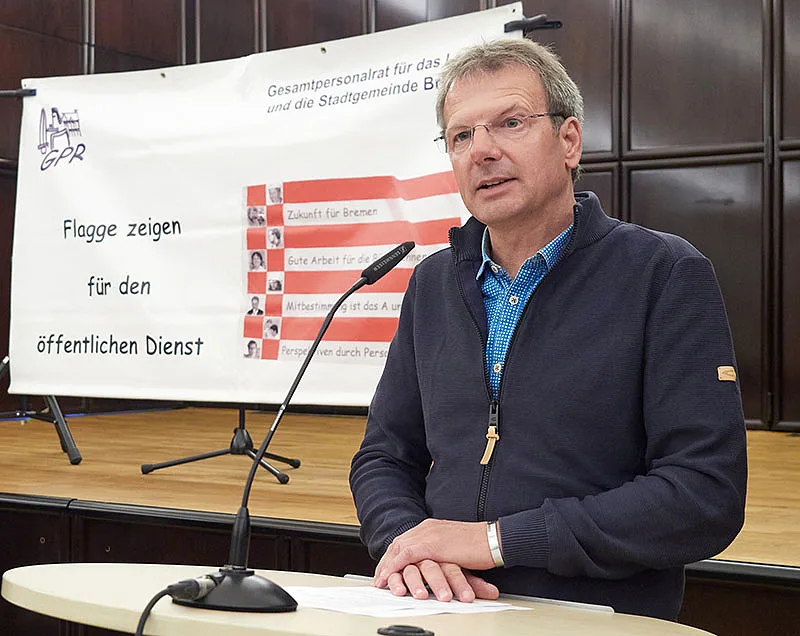 Matthias Buckner am Redepult