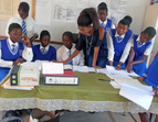Der Verein Go Ahead! e. V. unterhält ein Lernzentrum in KwaZulu, Südafrika. Für die Mädchen werden Hygieneartikel benötigt. 