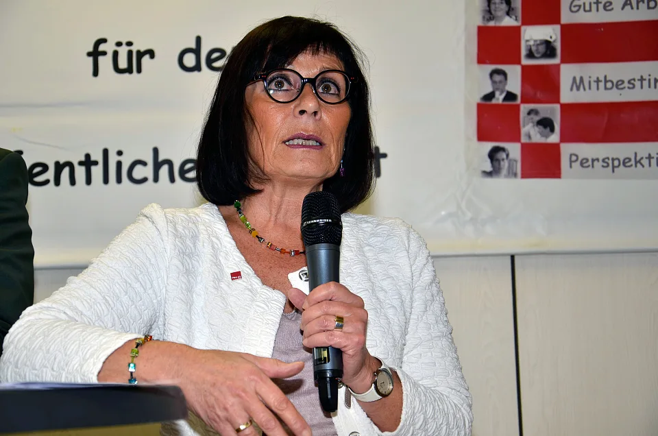 Susanne Kremer (ver.di): "Wir haben ja 280 sachgrundlos befristet Besch&auml;ftigte. Ich w&uuml;rde es gerne sehen, dass man die jetzt unbefristet einstellt."